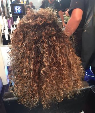 Tagli capelli ricci: Come curare i capelli ricci