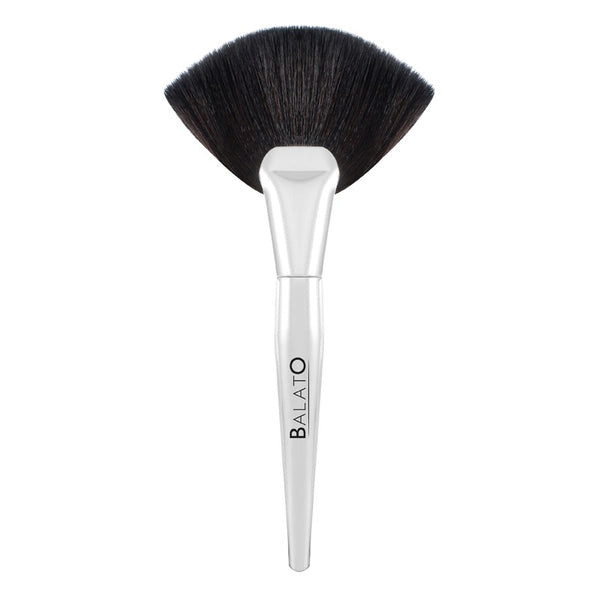 01 Pennello Viso e Corpo a Ventaglio